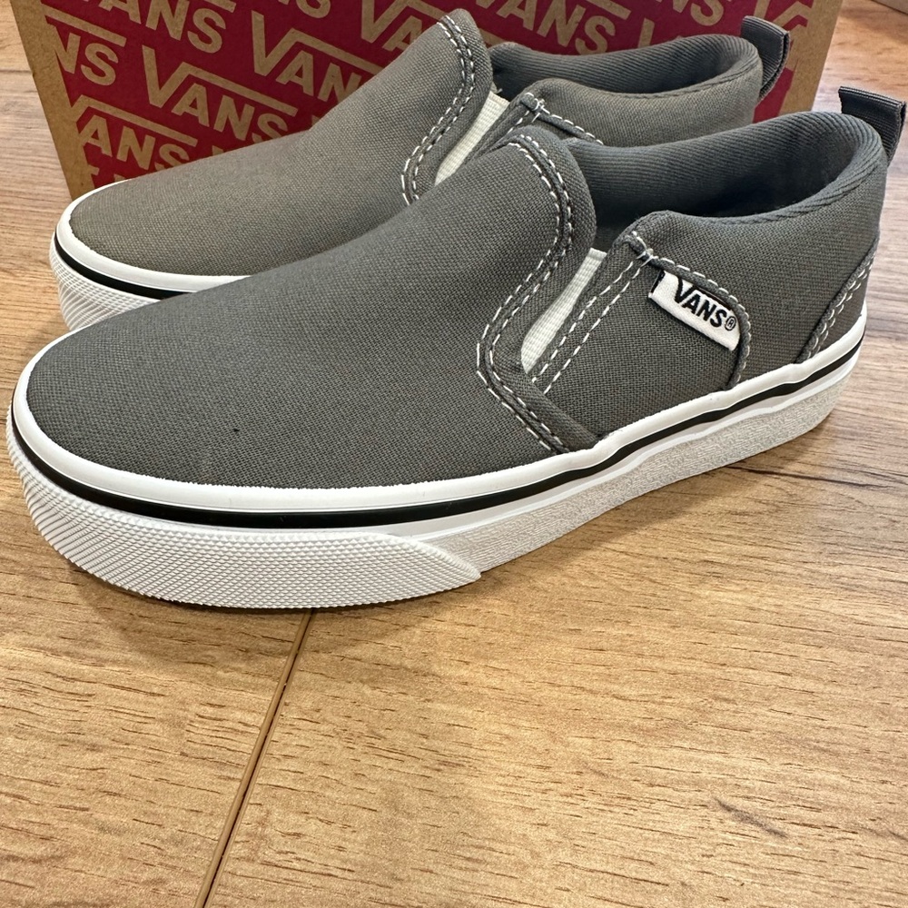 Vans grey/pewter Asher slip on shoes